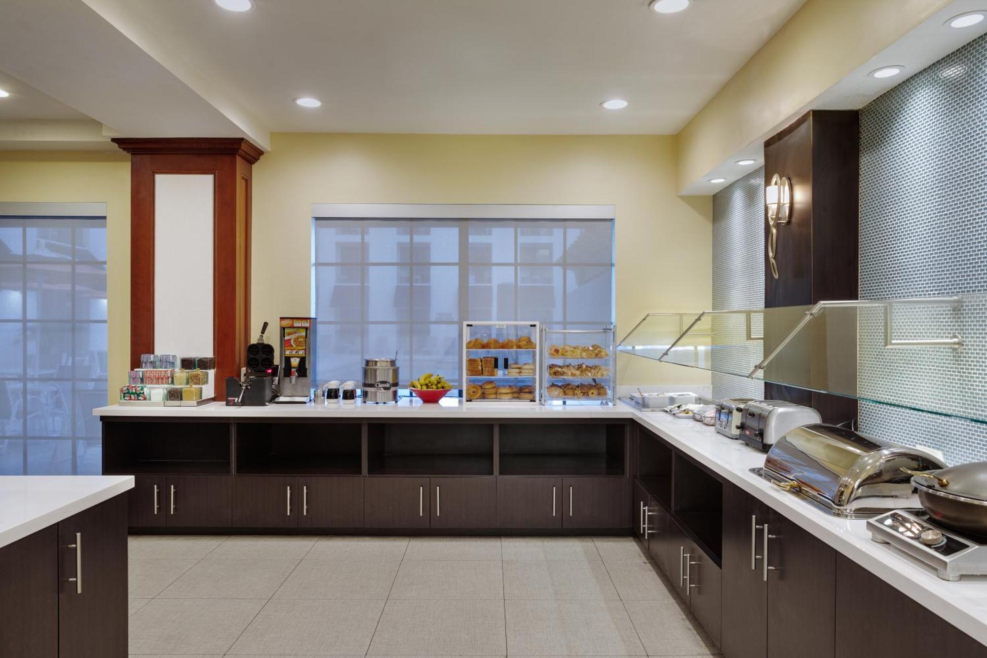 The Atlantic Suites On The Ave ديلراي بيتش المظهر الخارجي الصورة
