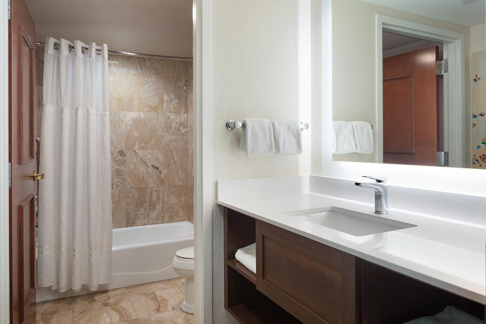 The Atlantic Suites On The Ave ديلراي بيتش المظهر الخارجي الصورة