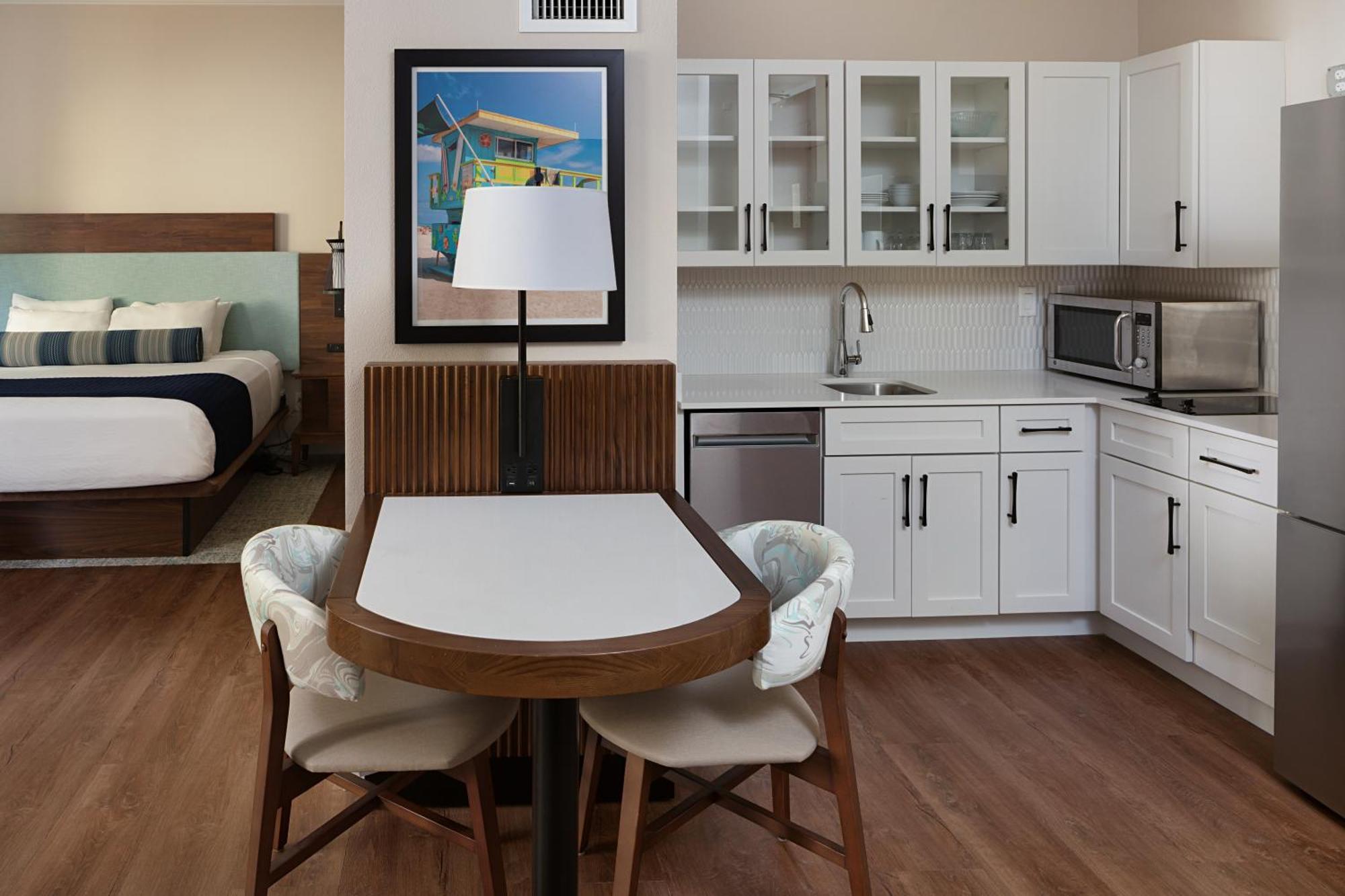 The Atlantic Suites On The Ave ديلراي بيتش المظهر الخارجي الصورة